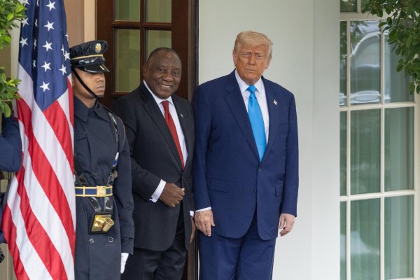 通昭配资 又见争执！特朗普白宫“伏击”南非总统